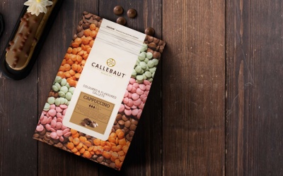 картинка Шоколад Callebaut - Cappuccino, смесь молочного и белого шоколада с кофе (250 гр) от магазина Crumble-shop.ru