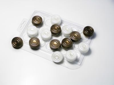 картинка Форма пластиковая для отливки шоколада - "Шашки" от магазина Crumble-shop.ru