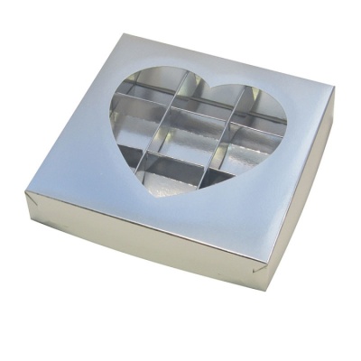 картинка Коробка для 9 конфет с окошком сердце 160*160*30 (серебро) от магазина Crumble-shop.ru